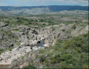 Traslasierra: paisajes de cerros, cóndores y ríos mansos