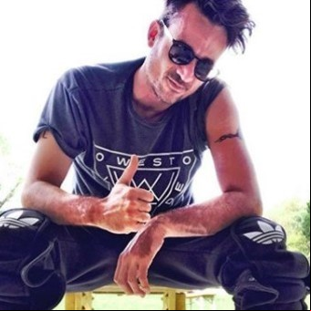 Chano recibió el alta médica, se cruzó con Ángel de Brito y presentó ¿nueva amigovia?