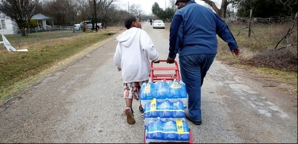 El curioso y sucio secreto de Estados Unidos: un pueblo sin agua hace 30 años