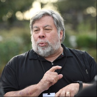 La crítica de Steve Wozniak a Apple por no estar a la vanguardia con los teléfonos plegables