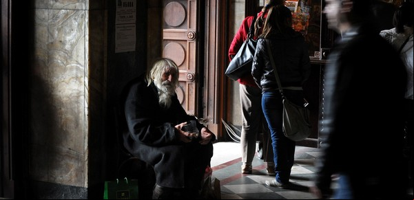 La increíble historia del mendigo que donó 5 millones de dólares a la Iglesia