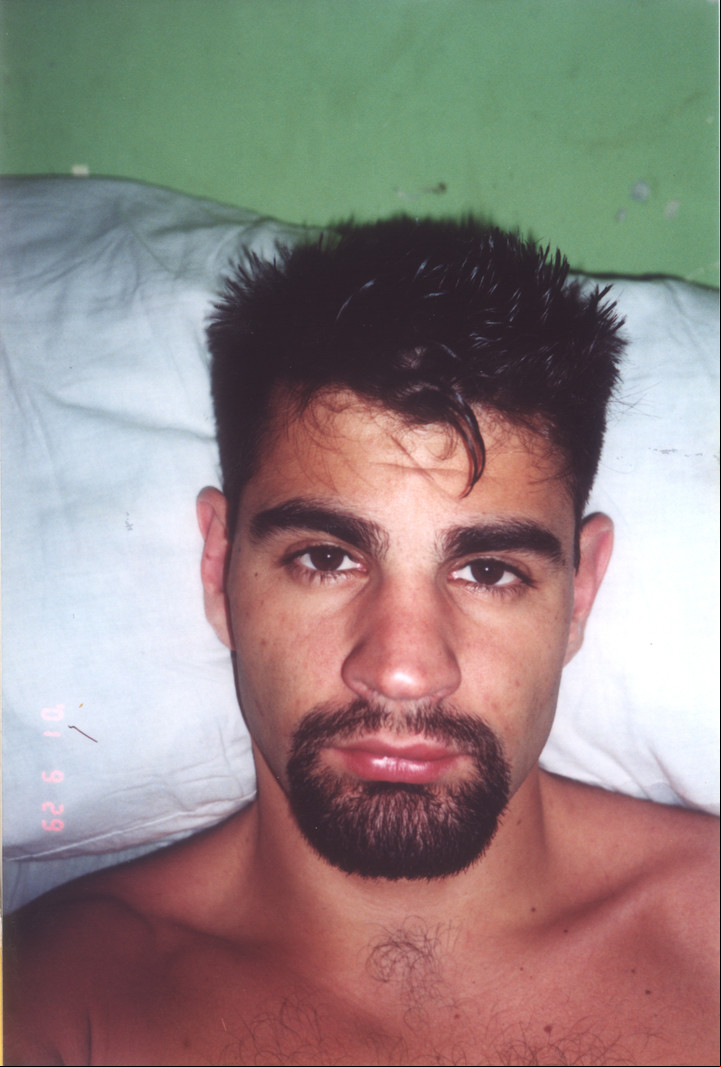 El 8 de agosto de 1996 la policía lo detuvo en su casa de Acassuso. El mismo reconoció que robaba y mataba por placer.