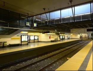 La línea H de subte ya llega con pasajeros a la estación Facultad de Derecho, inaugurada esta mañana