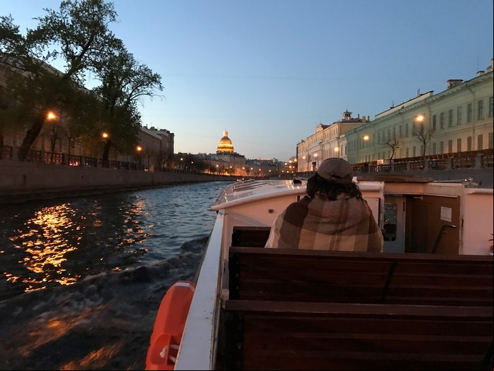 Navegación por los canales, imperdible en los meses de calor.