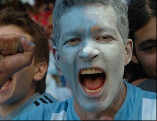 Eduardo Sacheri: la metamorfosis de los hinchas argentinos