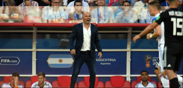 La primera fecha del Mundial, un calvario para los entrenadores argentinos