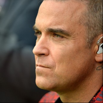 Robbie Williams, acomplejado porque está perdiendo el pelo