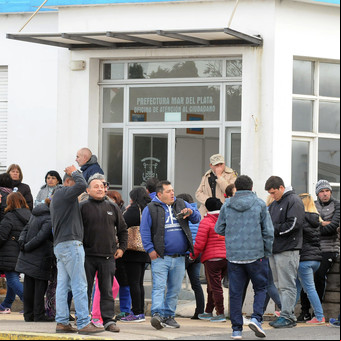 "No queremos que los dejen abandonados en el fondo del mar", dicen los familiares de la tripulación del Rigel