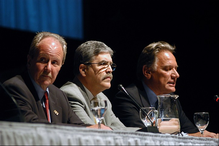 Carlos Wagner junto a Julio De Vido y Aldo Roggio. El ex presidente de la Cámara de la Construcción es uno de los "arrepentidos" en la causa de los cuadernos de las coimas