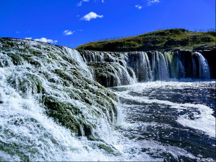 La cascada Cifuentes, cerca del cruce de las rutas 3 y 72, en el sur de la provincia de Buenos Aires .