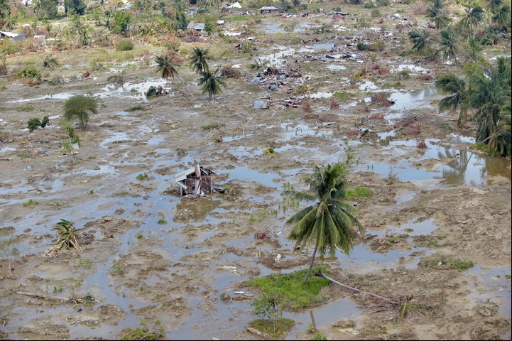 Los tsunamis pueden causar destrozos irreparables. Foto: AFP