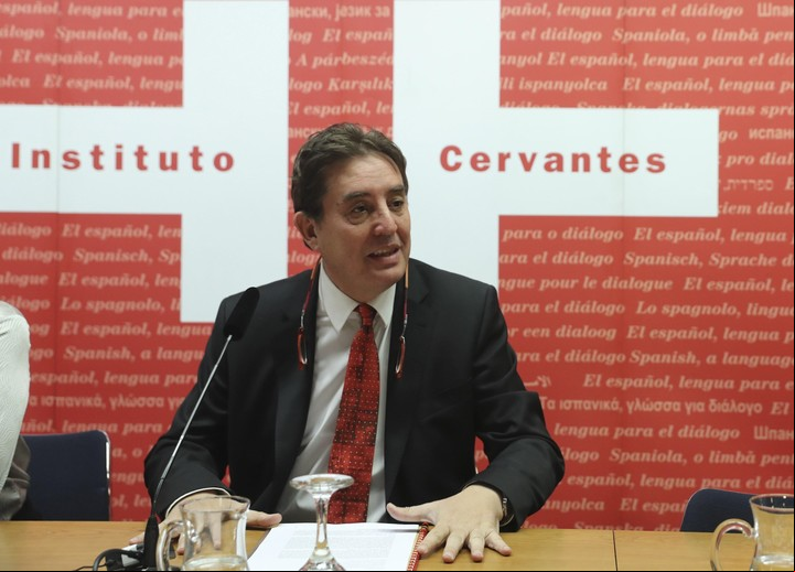 “A pesar de que el idioma no tiene dueños, hay que consolidar su unidad y a ello puede contribuir un libro que no establece dónde se habla mejor, sino quién habla mejor", argumentó el director del Cervantes, el poeta Luis García Montero.