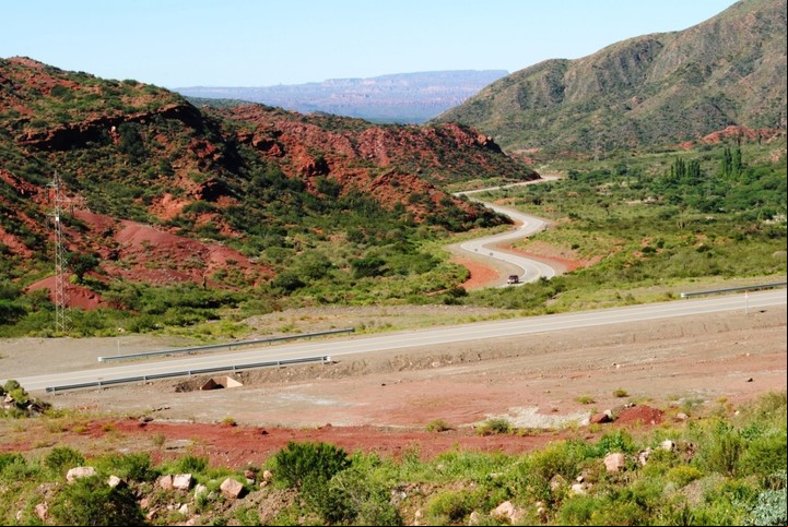 Cuesta de Miranda: dicen que es uno de los paisajes más lindos de la Ruta 40, La Rioja (Turismo Dpto. Felipe Varela)