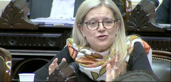La diputada Adriana Nazario homenajeó a su ex pareja José Manuel De la Sota