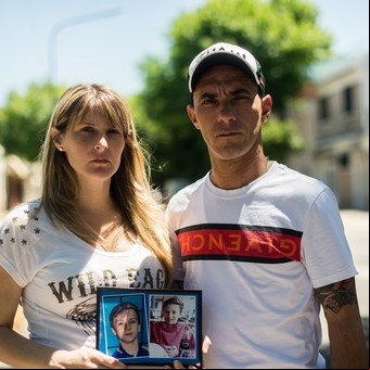 "No puedo ir a ver a mi hijo al cementerio por miedo a cruzarme con su asesino"