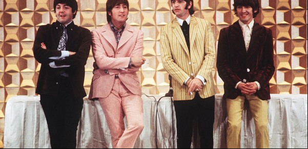 Cómo es el cuadro que los cuatro Beatles pintaron juntos y que ahora se venderá en un remate por 600 mil dólares