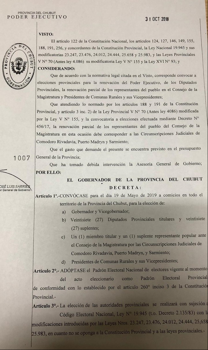 Decreto de convocatoria de elecciones en Chubut, firmado por Arcioni