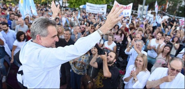 Agustín Rossi lanzó su candidatura presidencial y aclaró que sólo se baja si se presenta Cristina
