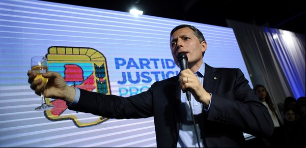 El peronismo bonaerense se opone al "derroche" que sería desdoblar las elecciones