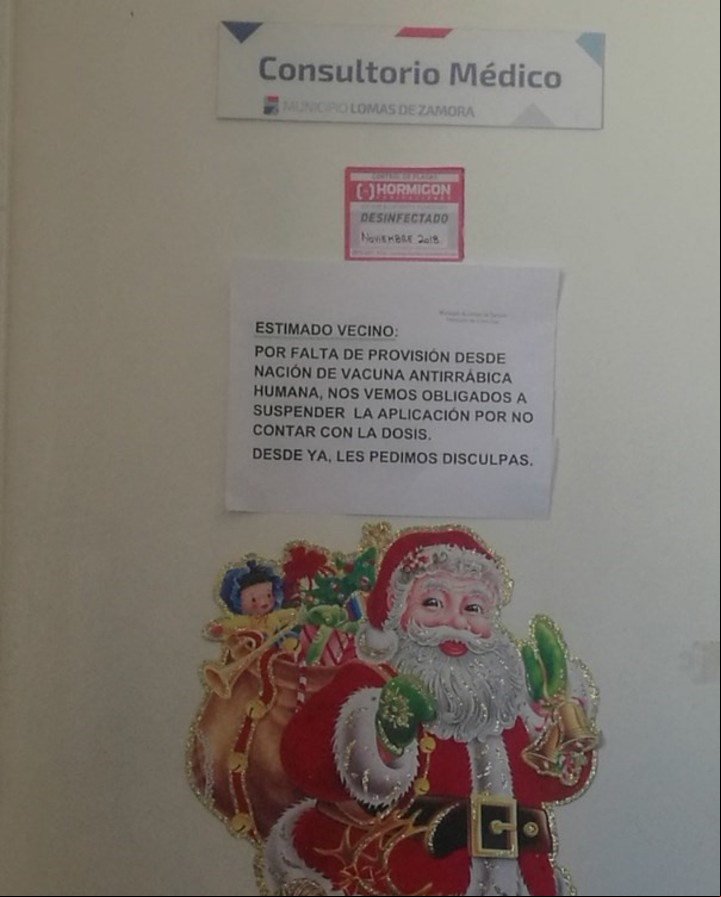 Un vacunatorio de Lomas de Zamora avisa del faltante de vacuna antirrábica para humanos.