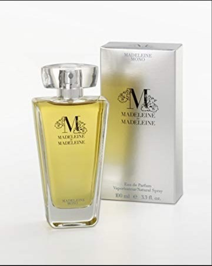 En Picadilly y otras estaciones hicieron un experimento introduciendo un perfume para camuflar el mal olor del metro. Esto fue el 23 de Marzo de 2001. Tan sólo un día después tuvieron que quitarlo porque la gente se sentía enferma. El perfume era el “Madeleine”.