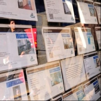 Mudarse al Conurbano: cuántos ambientes más se pueden comprar vendiendo un departamento en CABA