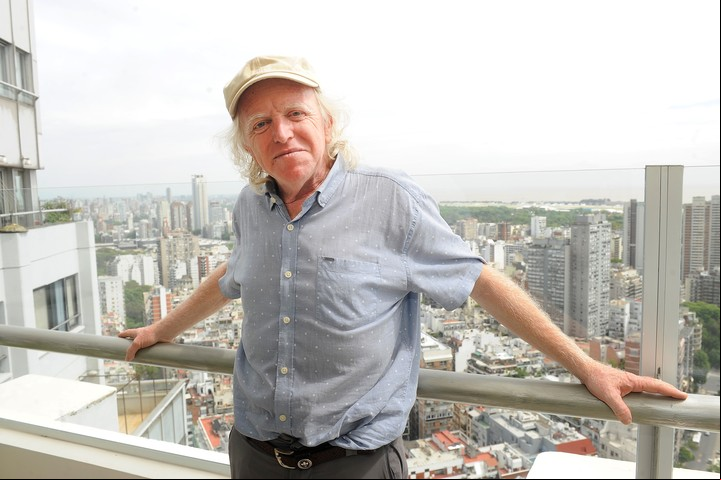 Hombre de mundos. Al mismo tiempo que retrató con espíritu tanguero la vida de ciudad, en muchas de sus canciones Cantilo pintó con sus palabras los montañosos paisajes del sur. (Fotos: Alfredo Martinez)