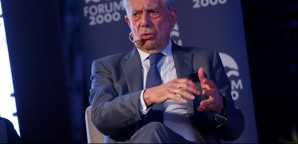 Vargas Llosa y otros treinta  escritores piden actuar contra el populismo de derecha