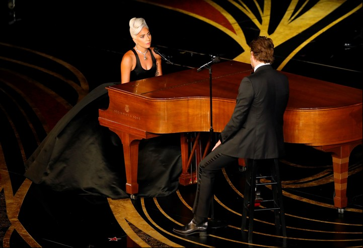 En la entrega de los Oscar 2019, Lady Gaga y Bradley Cooper levantaron mil rumores tras su romántica presentación. REUTERS/Mike Blake