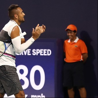 Otro partido polémico de Nick Kyrgios: de los dos saques "de abajo" a su pelea con un espectador en el Masters 1000 de Miami