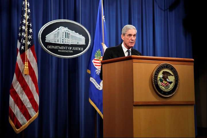 Aclaración. Robert Mueller dijo que tuvo limitaciones legales para acusar al presidente Trump (AP).