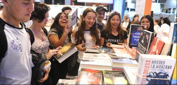 Las mejores actividades para adolescentes, en la Feria del Libro de los chicos