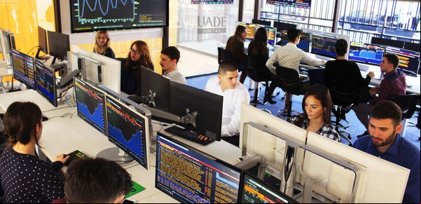 Crece la oferta de cursos para entrar al mundo de las finanzas