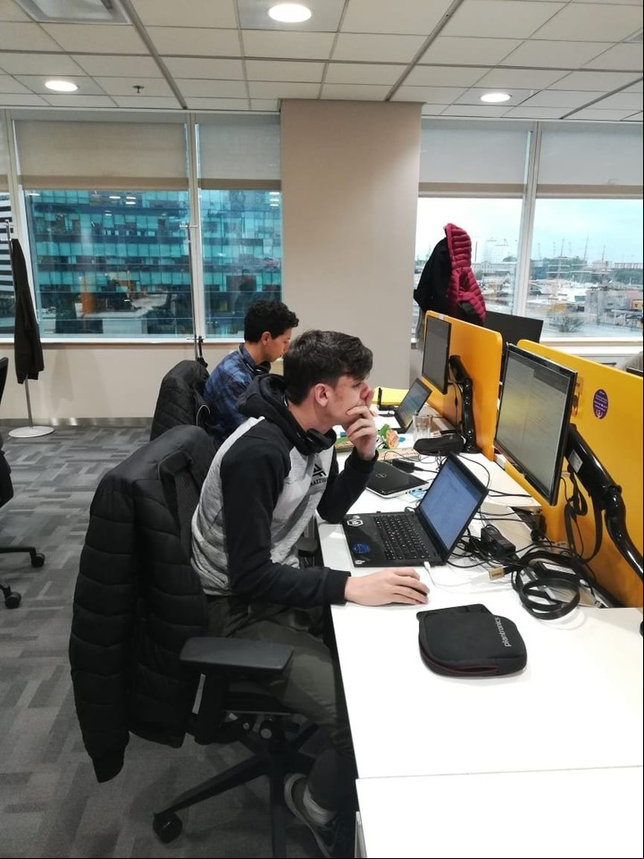 En Microsoft hay cuatro participantes del programa de entrenamiento para el trabajo. Finalizan sus prácticas el 1 de octubre.