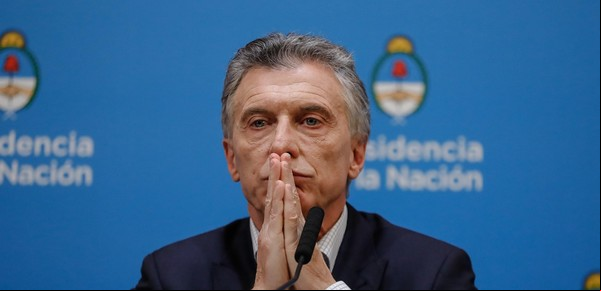 Mauricio, Alberto y ese gesto que falta