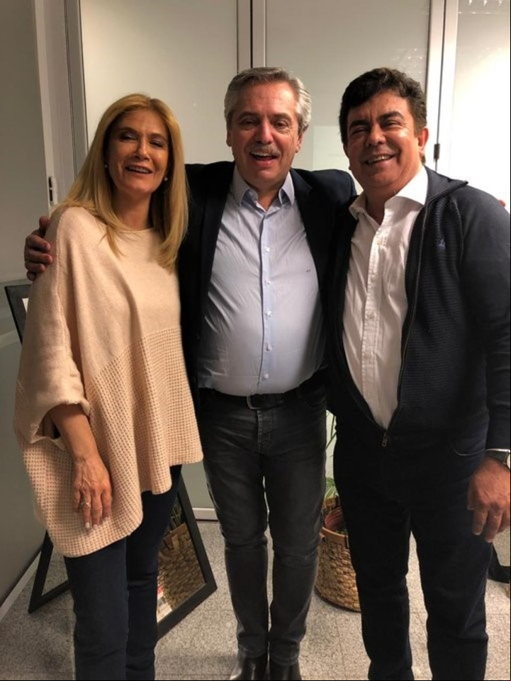 Fernando Espinoza, el día después, con Magario y Alberto Fernández..