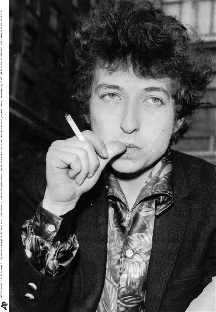 Bob Dylan en 1965, cuando estaba de gira por Inglaterra. Foto: AP