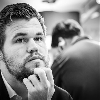 A Magnus Carlsen le cortaron su racha ganadora, pero mantiene un asombroso invicto en el ajedrez mundial