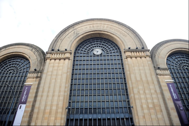 Joya Art déco. La sede del shopping Abasto, ex Mercado Proveedor, inaugurada en 1934. /Luciano Thieberger