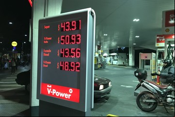 Congelamiento en el precio de combustibles: provincias y empresas rechazan la oferta oficial de compensaciones
