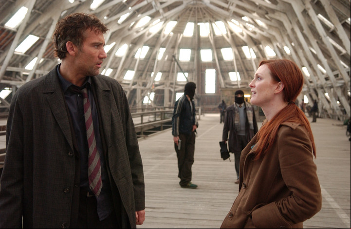 Julianne Moore y Clive Owen ya trabajaron juntos en "Niños del hombre" (2006), de Alfonso Cuarón. Foto Archivo Clarín