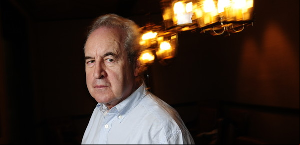 John Banville con sangre en las manos
