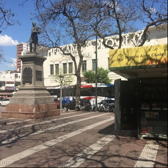 Primera Junta: pondrán en valor el entorno de la plaza y mejorarán el espacio de los peatones y libreros