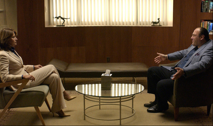 Pudo haber sido Carmela la "soprana" Lorraine Bracco, pero la actriz rechazó el papel. Cuando le ofrecieron el papel de la doctora Melfi coincidió en que iba a ser más exigente, y no se equivocó (AP).