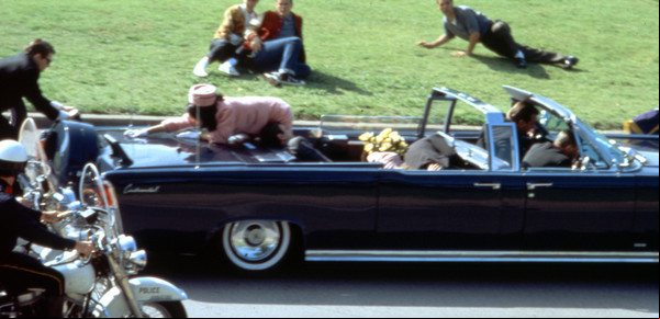 El asesinato de Kennedy y el misterioso traje rosa de Jackie que no podrá ser visto hasta 2103