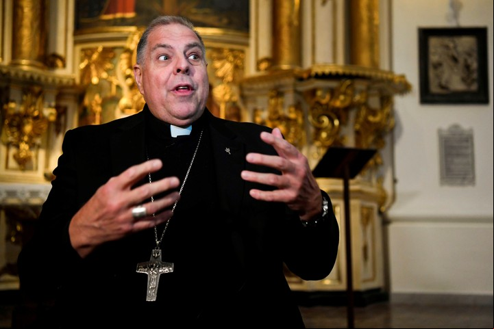 El obispo auxiliar de La Plata, Alberto G. Bochatey. AFP