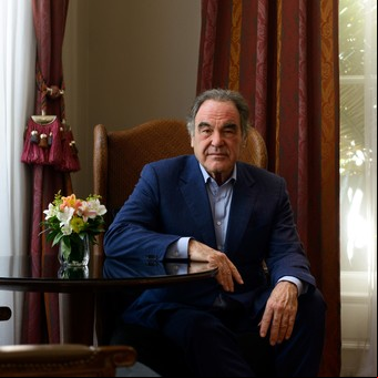 Oliver Stone: "Lo repito, Evita era tanto una santa como una prostituta"