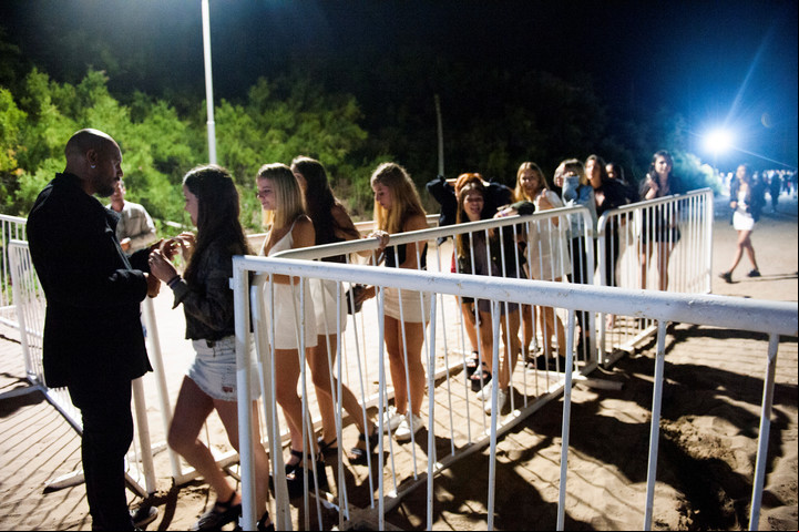 La agresión de patovicas ocurrió en el parador Boutique de Pinamar, que de noche funciona como boliche.
Foto: Fernando Orden / Enviado Especial