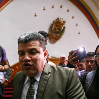 Desafío a Juan Guaidó: el titular del Parlamento nombrado por el chavismo ocupó su oficina