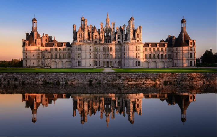 Valle de Loira. Castillo de Chambord, construido en 1519. Inspiró a Disney para la locación de La Bella y la Bestia.